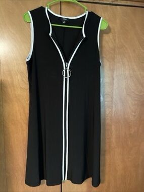EUC MSK Black Dress w/White Accents, Zipper w/Silver Pull, Could be Cover Up